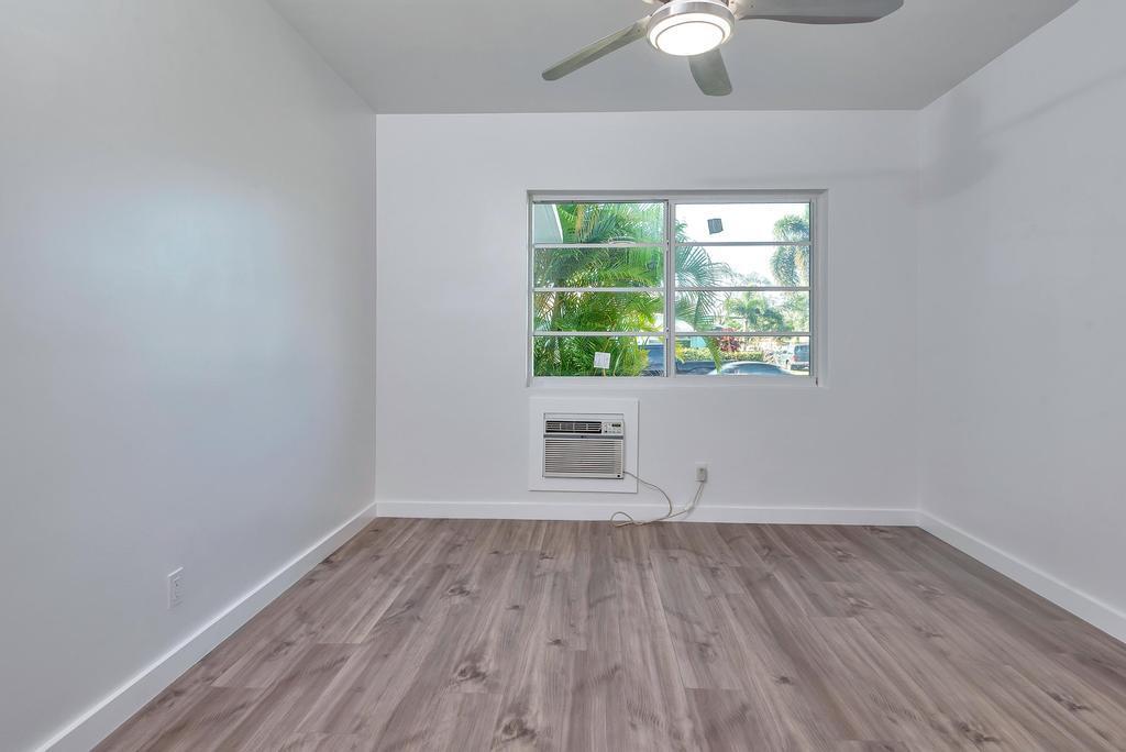 LAKE WORTH TOWN OF - Residential Income