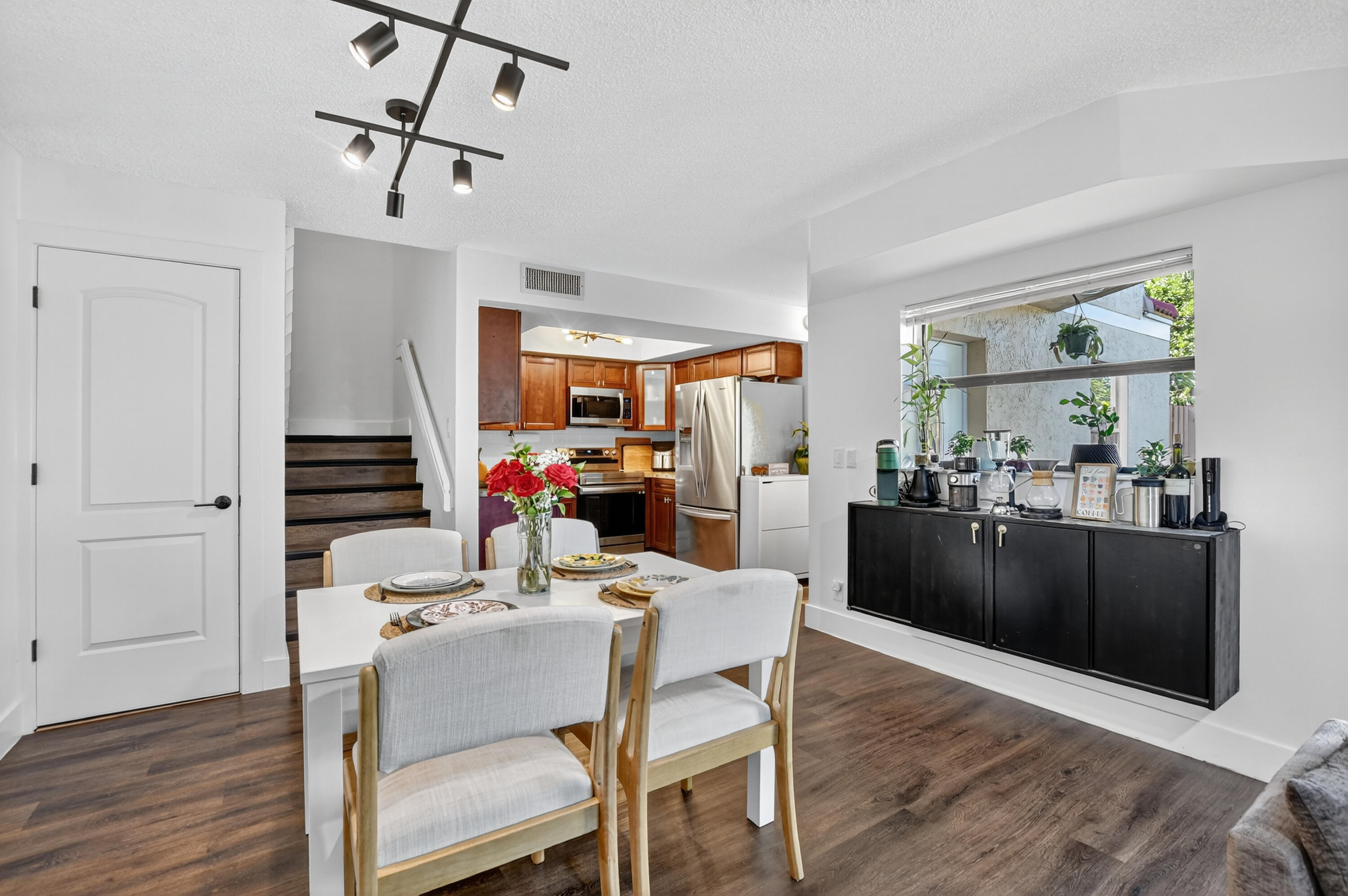 LE VILLAGE DE PROVENCE 2 - Residential Lease