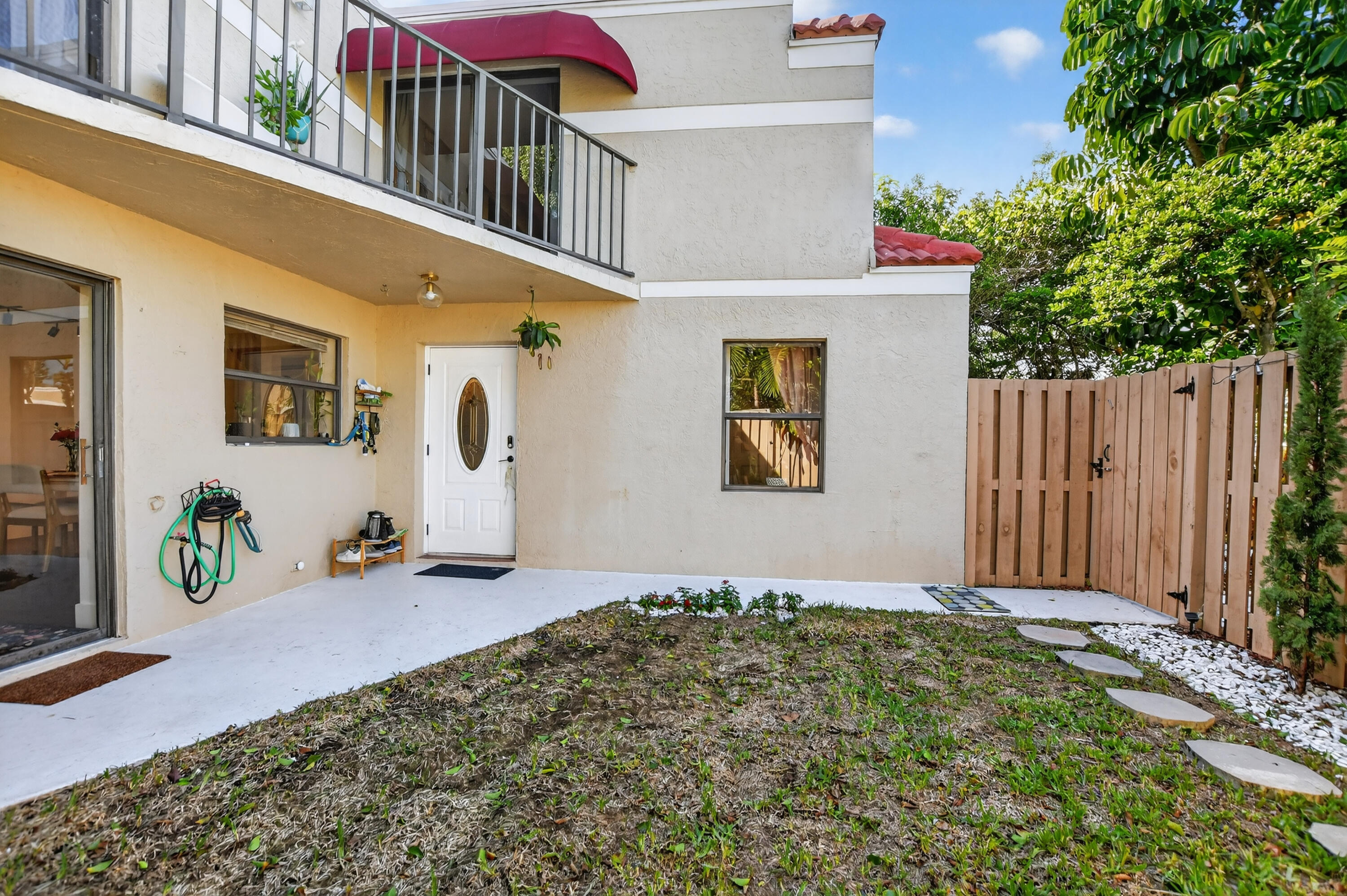 LE VILLAGE DE PROVENCE 2 - Residential Lease