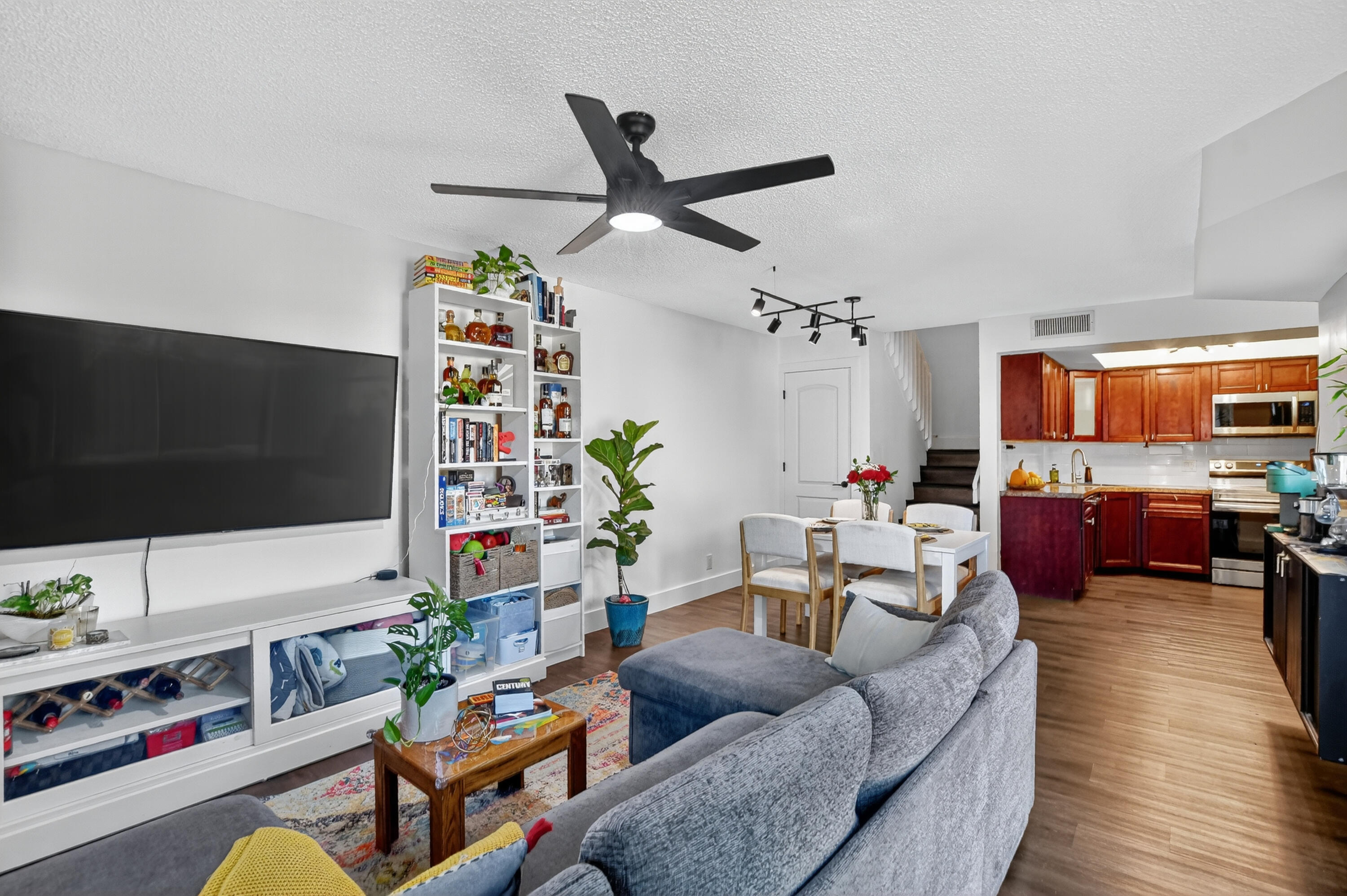 LE VILLAGE DE PROVENCE 2 - Residential Lease