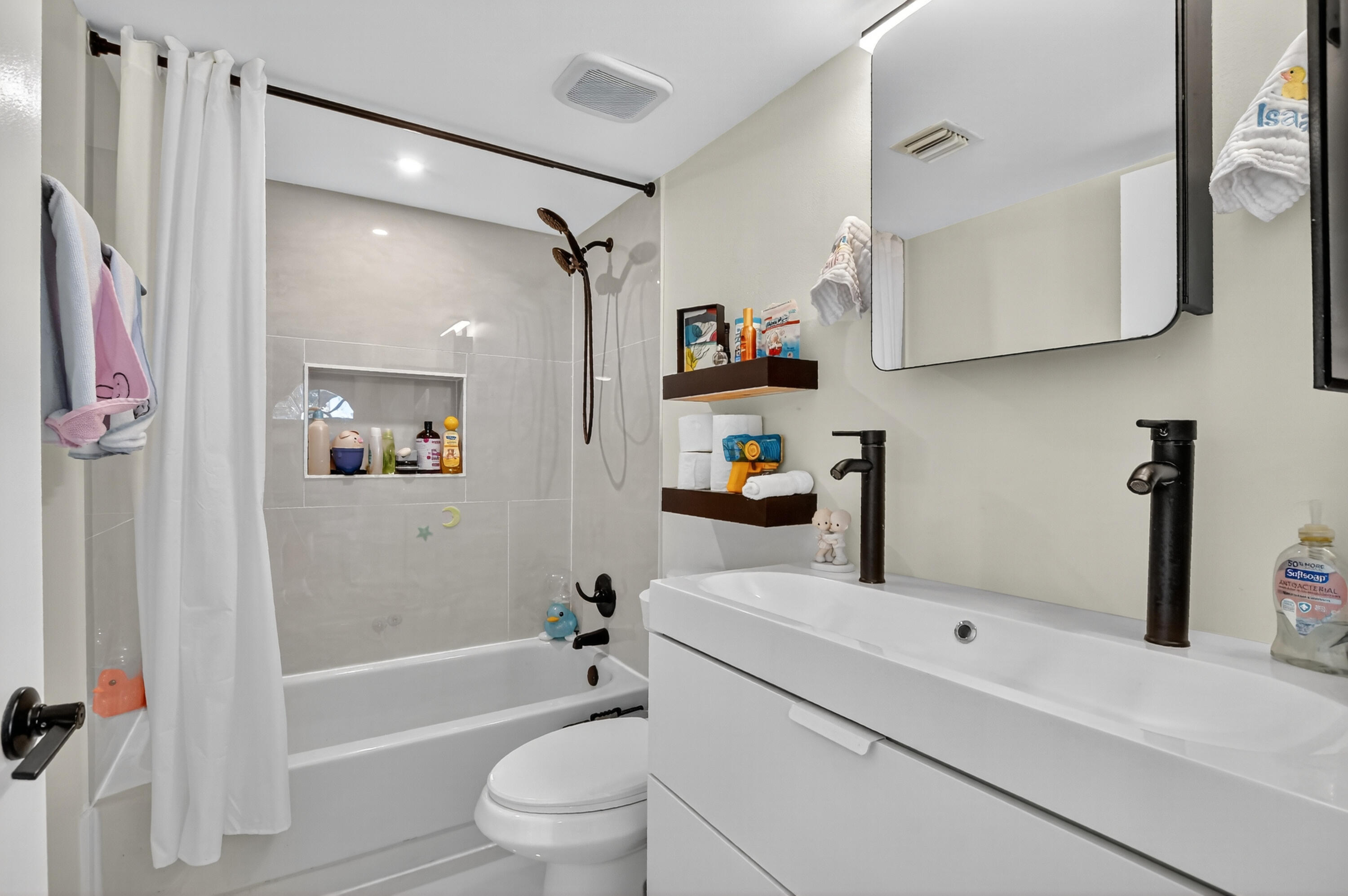 LE VILLAGE DE PROVENCE 2 - Residential Lease