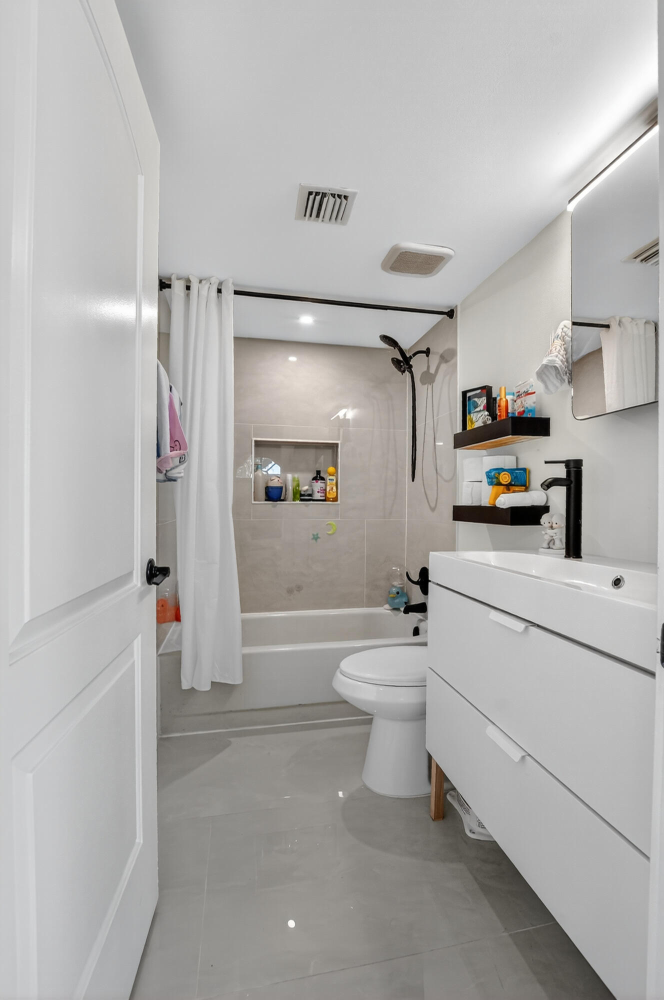 LE VILLAGE DE PROVENCE 2 - Residential Lease