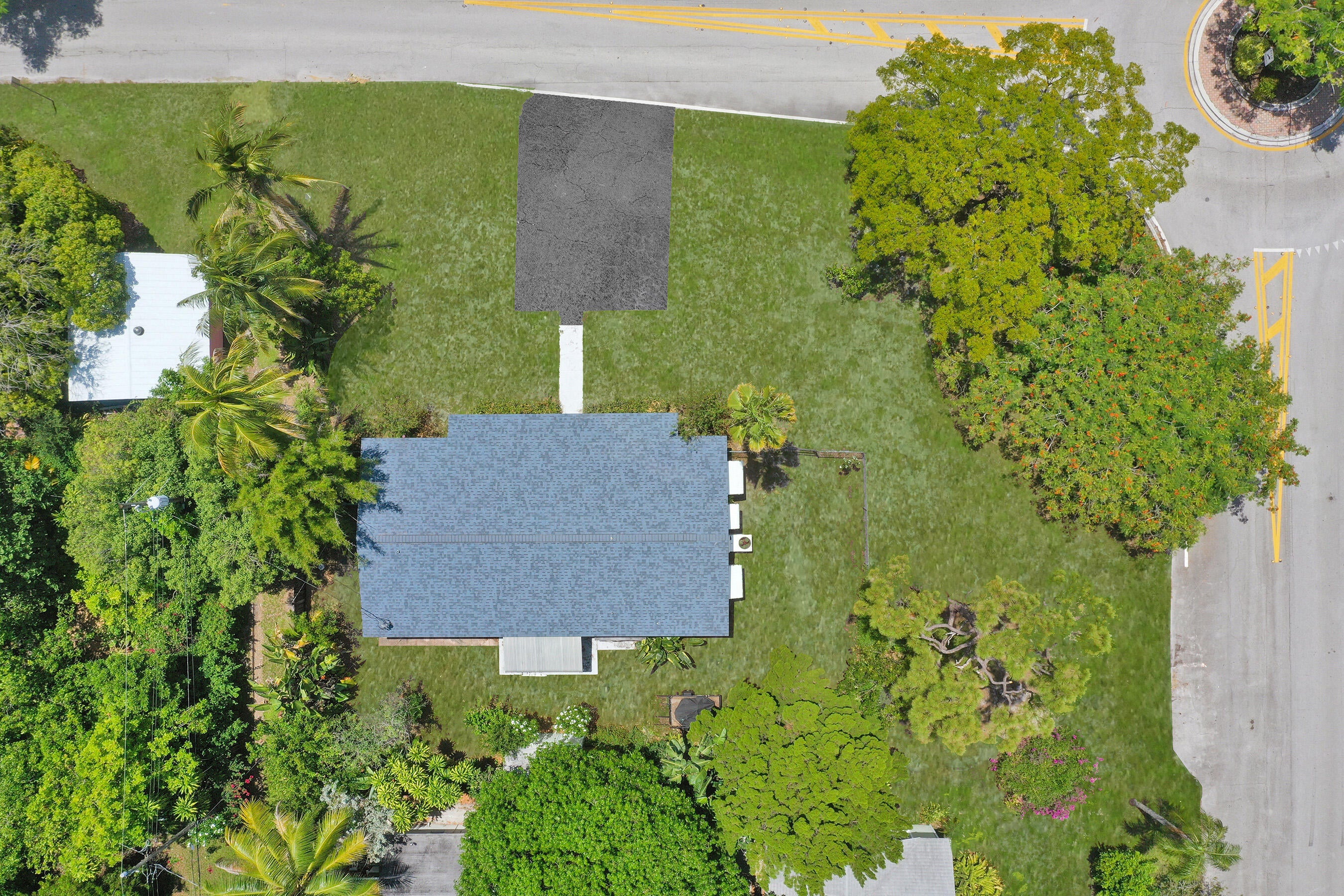 611 SW 7TH Street