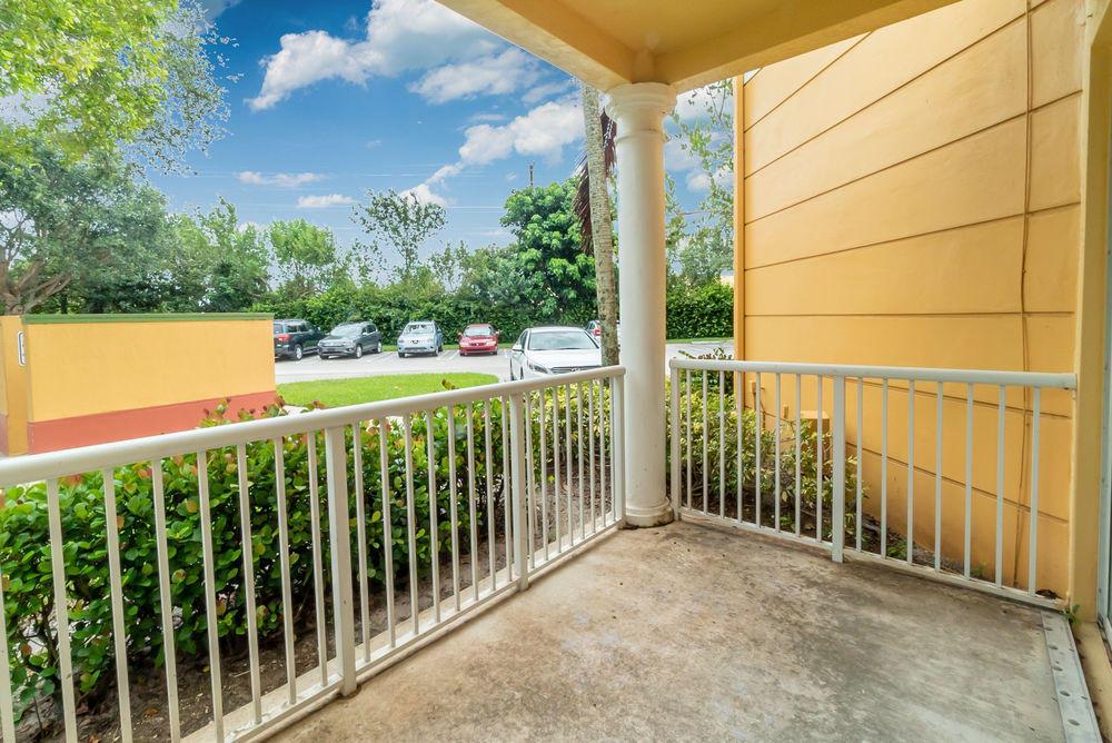 SHOMA COURTYARDS II AT ROYAL PALM CONDOM - Residential