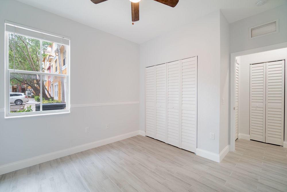 SHOMA COURTYARDS II AT ROYAL PALM CONDOM - Residential