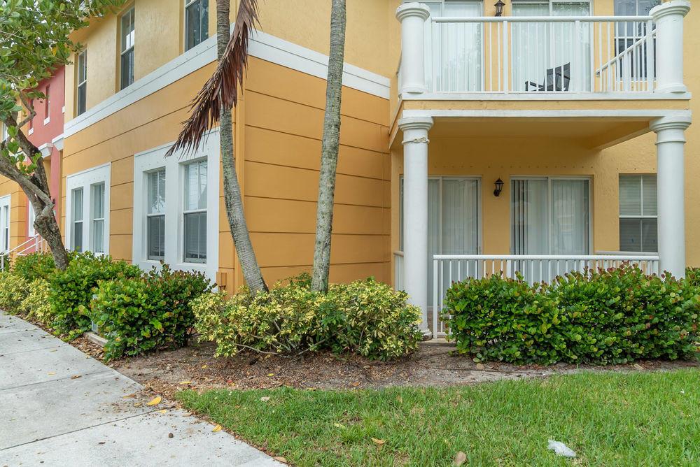 SHOMA COURTYARDS II AT ROYAL PALM CONDOM - Residential