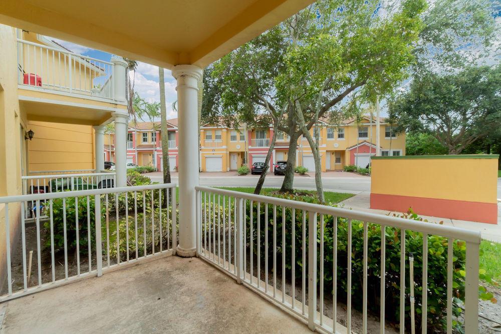 SHOMA COURTYARDS II AT ROYAL PALM CONDOM - Residential