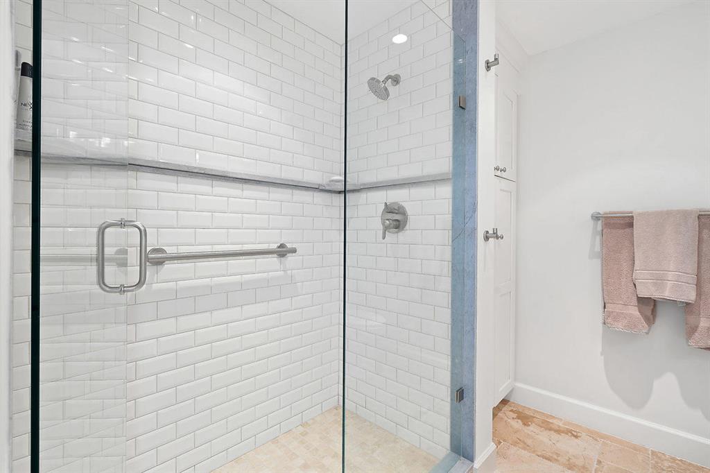 TWENTY FIVE HUNDRED SOUTH - Residential