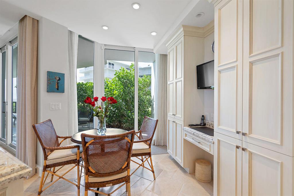 TWENTY FIVE HUNDRED SOUTH - Residential