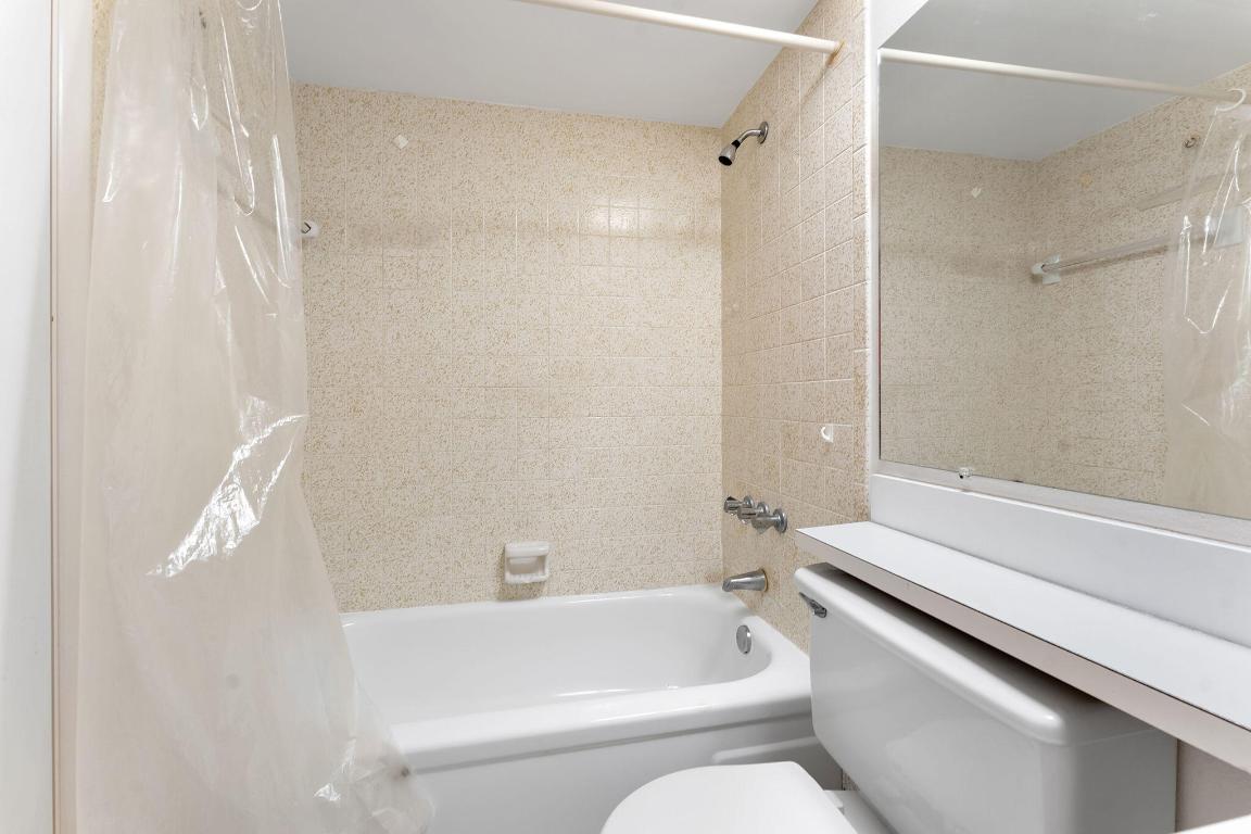 LA PINATA CONDO - Residential