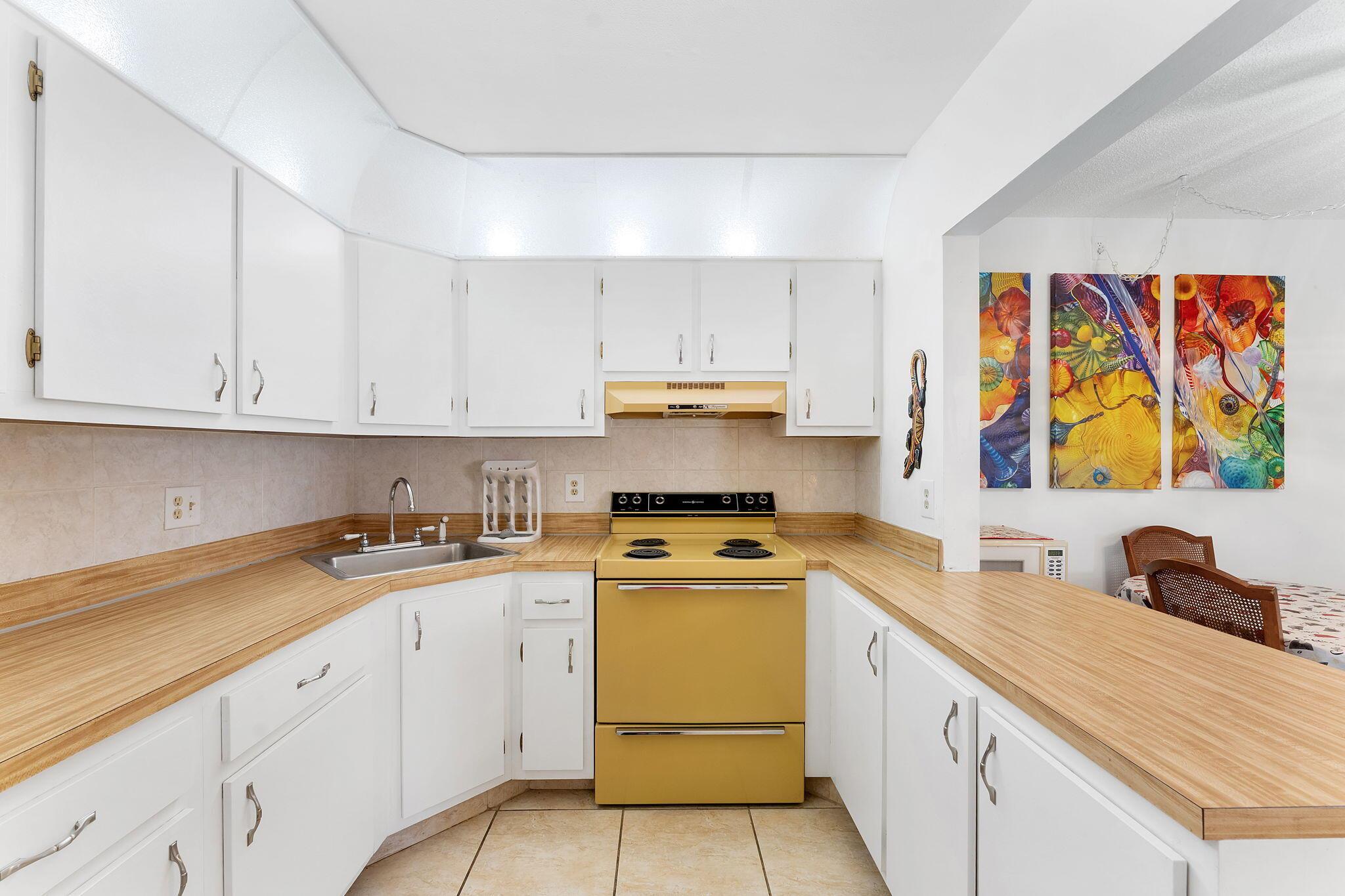 LA PINATA CONDO - Residential