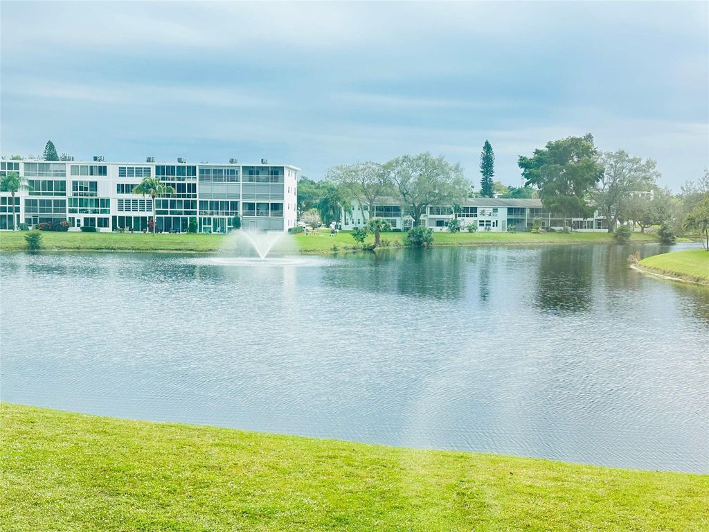 Photo of 2007 Islewood D #2007, Deerfield Beach, FL 33442 (MLS # F10548951)