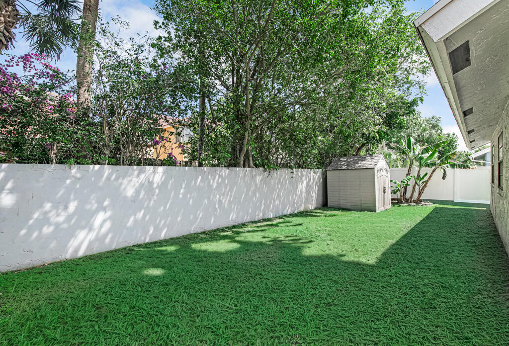 BOCA COUNTRY ESTATES CONDO - Residential