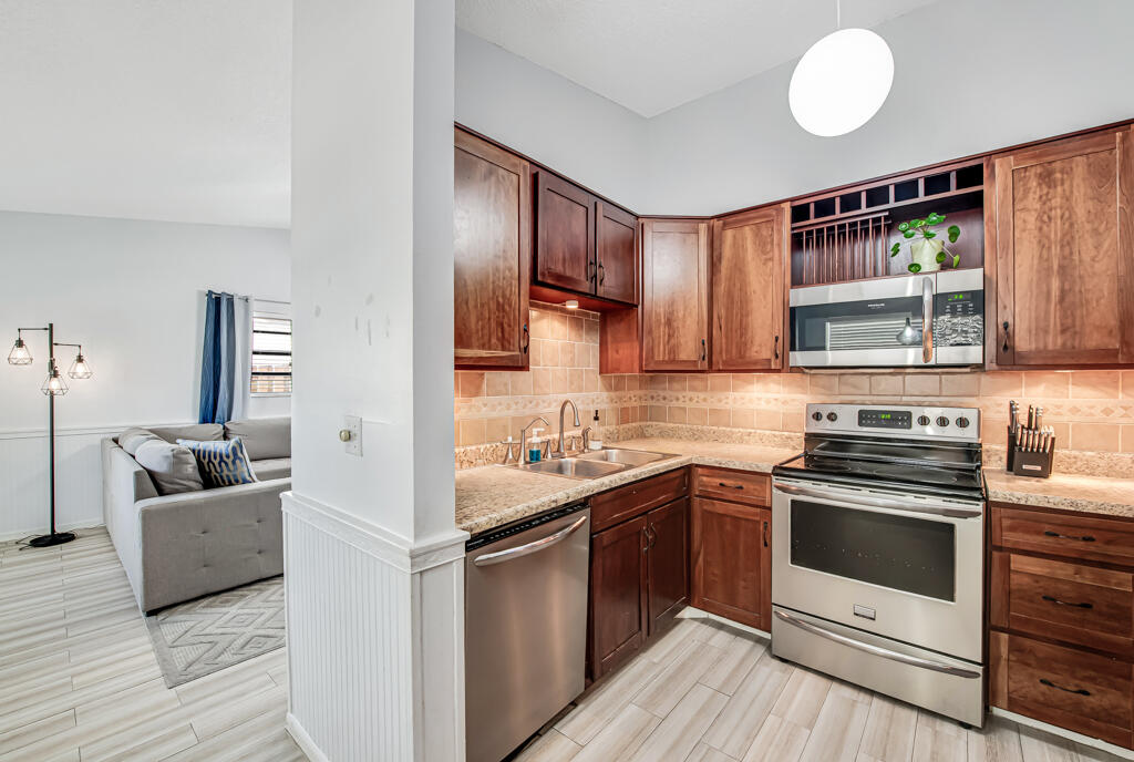 BOCA COUNTRY ESTATES CONDO - Residential