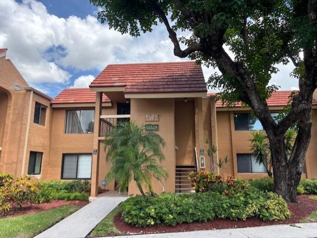 HUGE 1380 AC SQFT 55+ community. Welcome to the absolute best opportunity to own a spacious 2/2 in the heart of gorgeous Boynton Beach, Florida. Property is one of the larger 2/2s in the community with over 1300sqft AC. very clean and ready for your personal touches. Priced well to sell!. 55+ gated community with tons and tons of amenities. Easy to Show. Lots of opportunity!