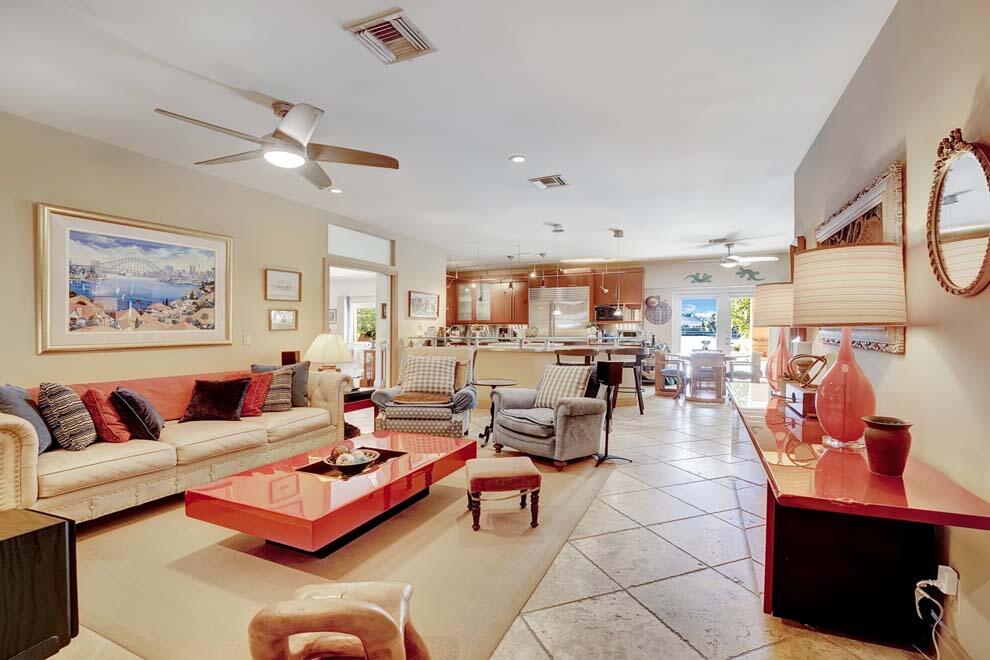 POINT MANALAPAN - Residential