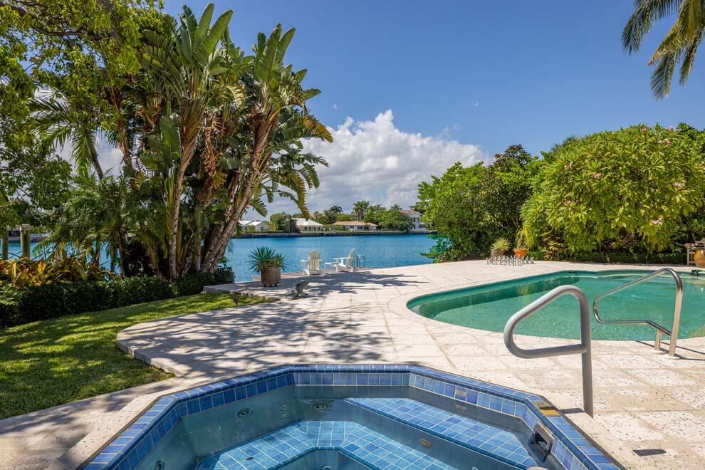 POINT MANALAPAN - Residential