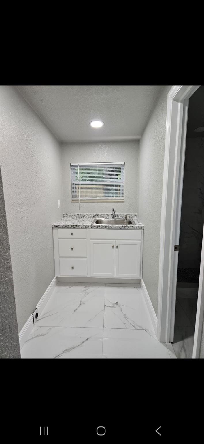 John F Kennedy Estates Se - Residential Lease