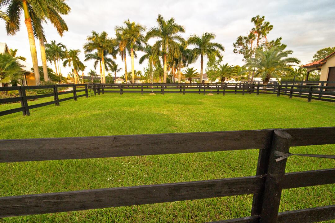 SADDLE TRAIL PARK OF WELL - Residential Lease