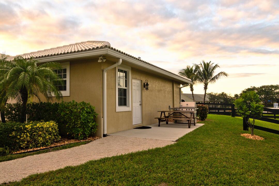 SADDLE TRAIL PARK OF WELL - Residential Lease