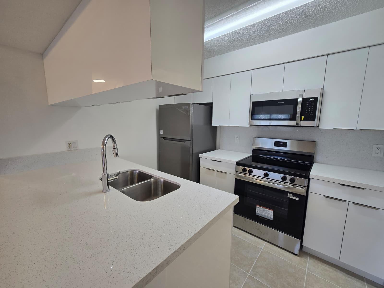 1241 SW 46th Ave 1002