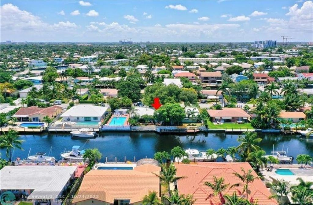 Photo of 370 SE 14th Ave, Pompano Beach, FL 33060 (MLS # R11091752)