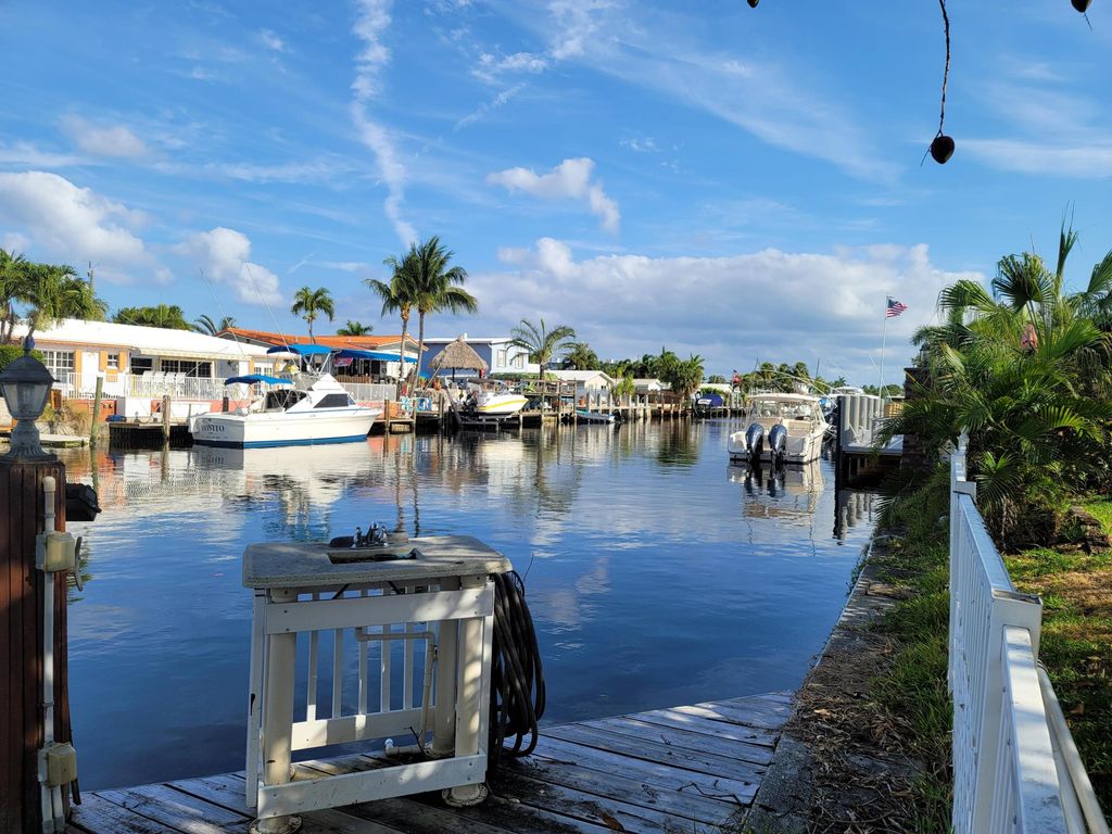 Photo of 370 SE 14th Ave, Pompano Beach, FL 33060 (MLS # R11091752)