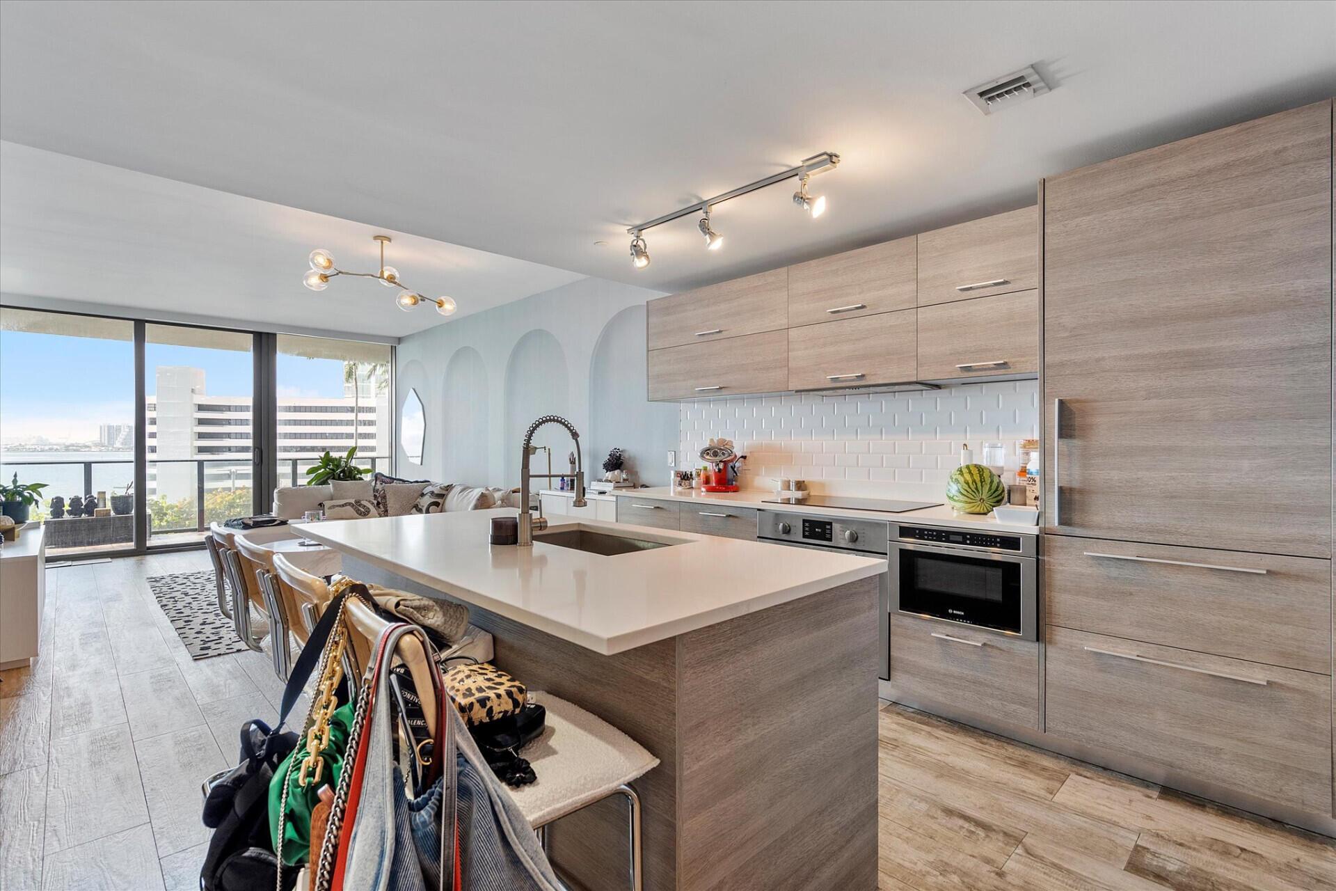 650 NE 32nd Street 606