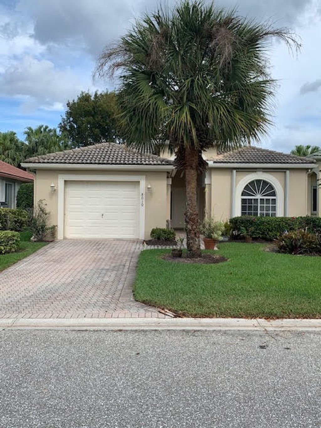Photo of 8010 Bellafiore Way, Boynton Beach, FL 33473 (MLS # R11168351)