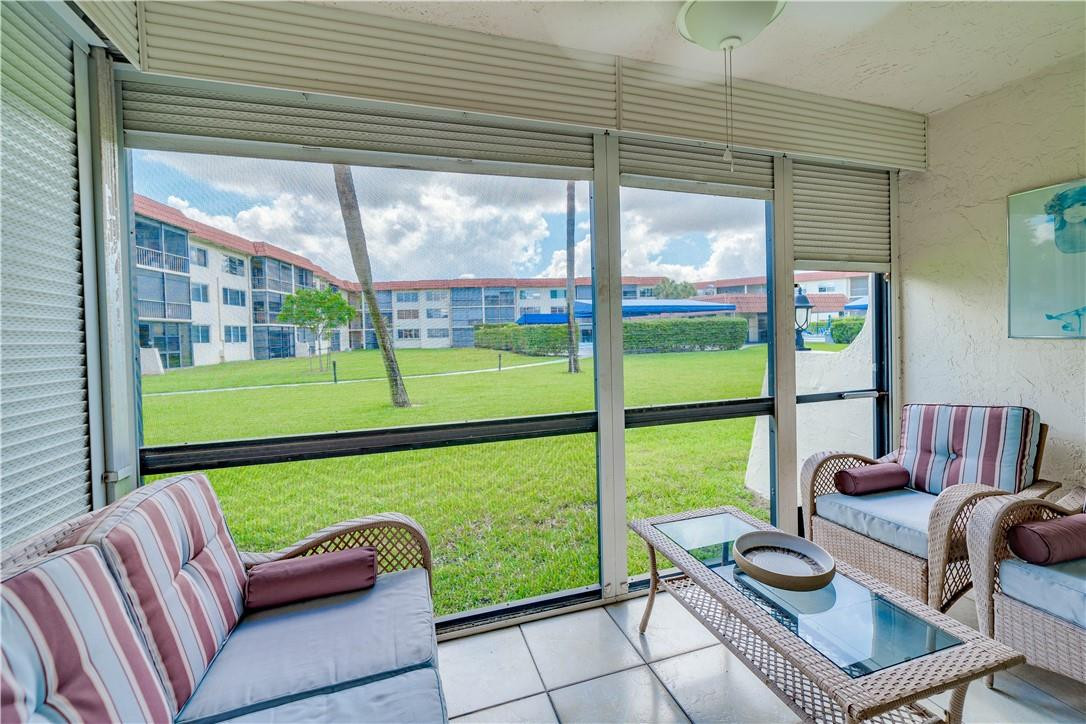 HOLLYBROOK GOLF & TENNIS - Residential