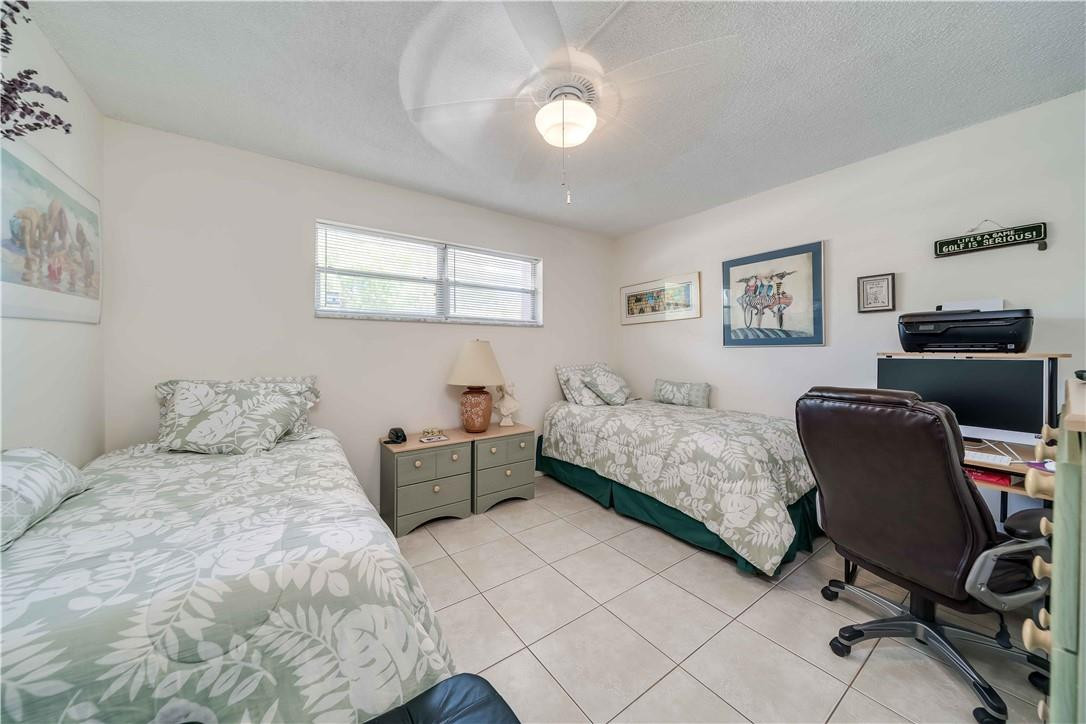 HOLLYBROOK GOLF & TENNIS - Residential