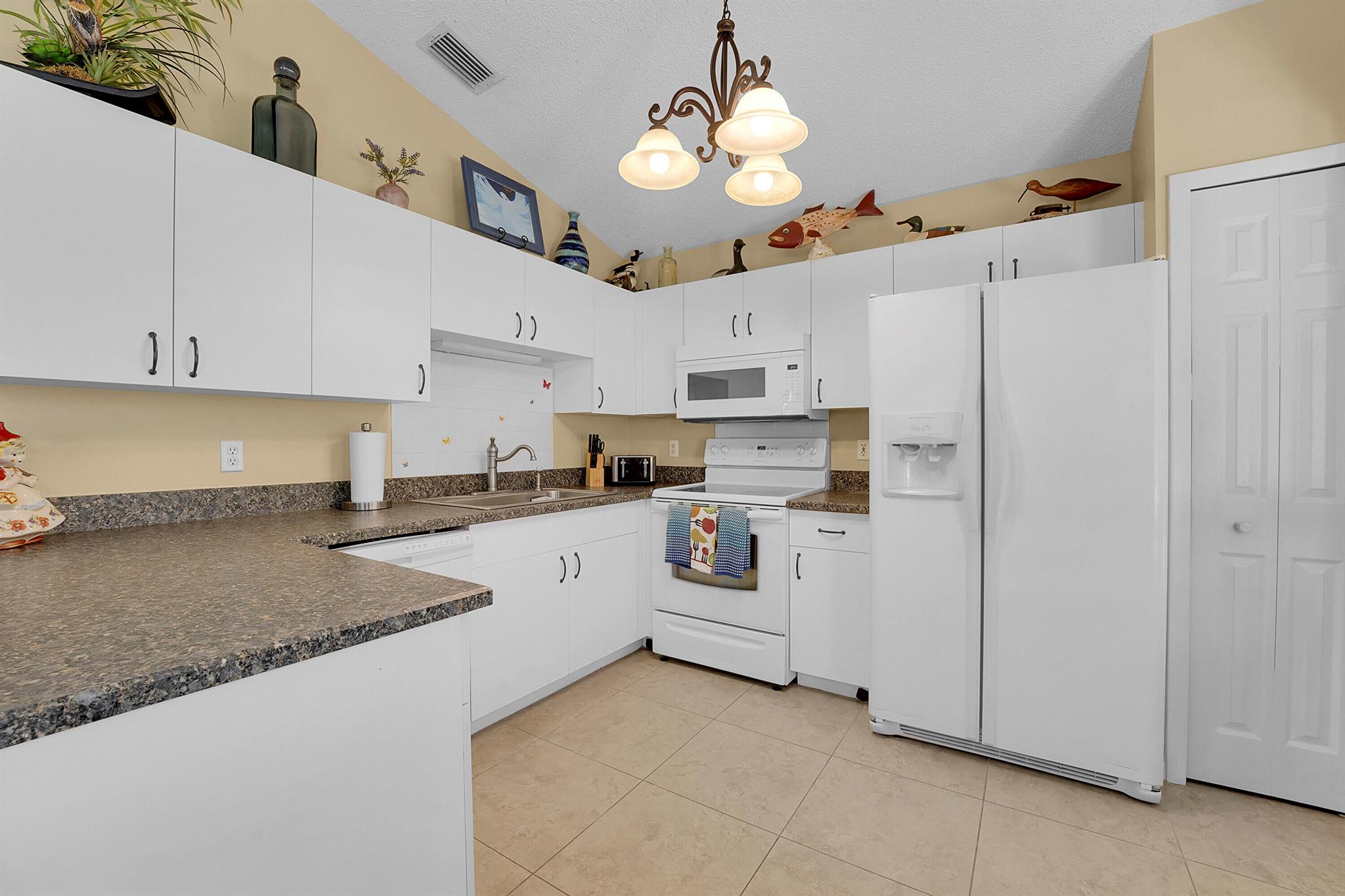 KINGS ISLE PHASE III - Residential