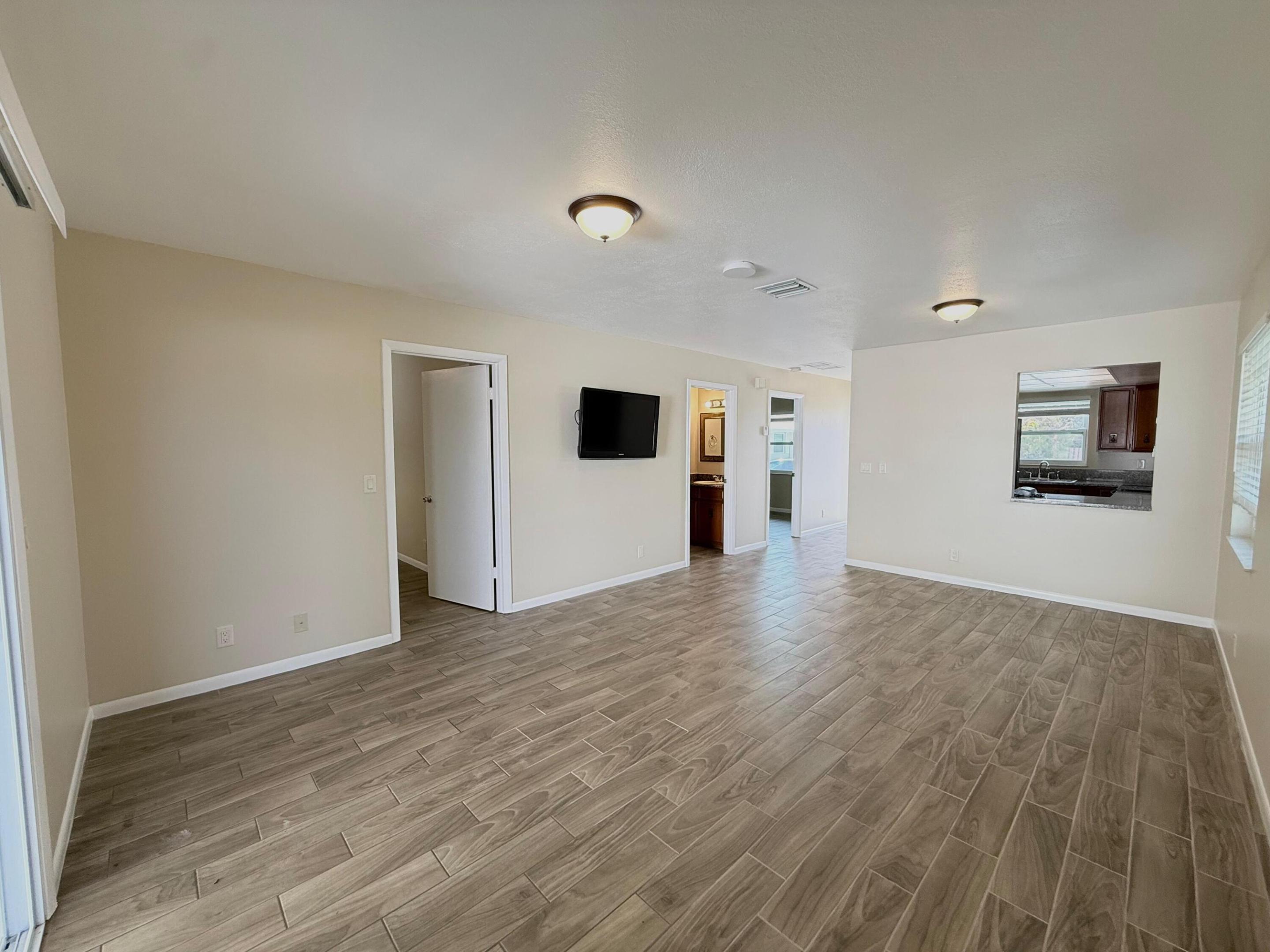 TEQUESTA VILLAS CONDO - Residential Lease