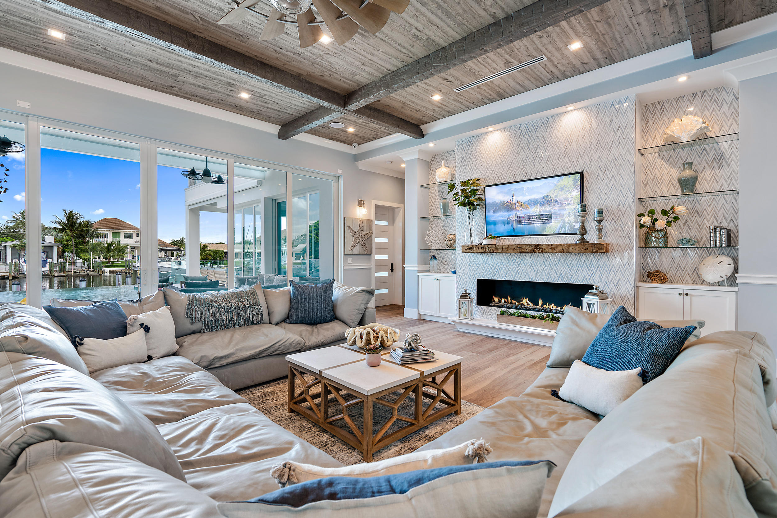 NORTH PALM BEACH VILLAGE OF 6 - Residential