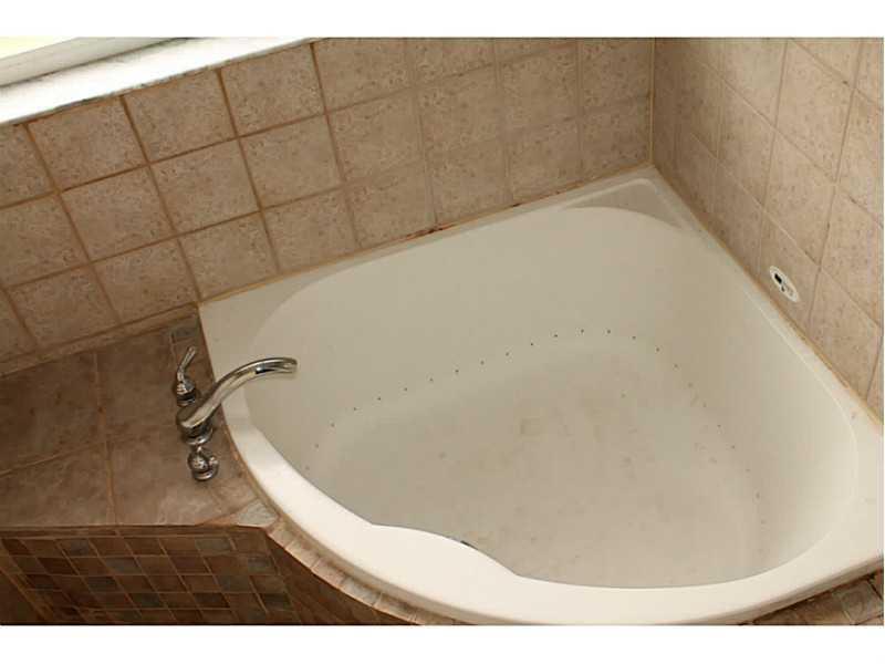 WOODLAND COVE - Residential Lease