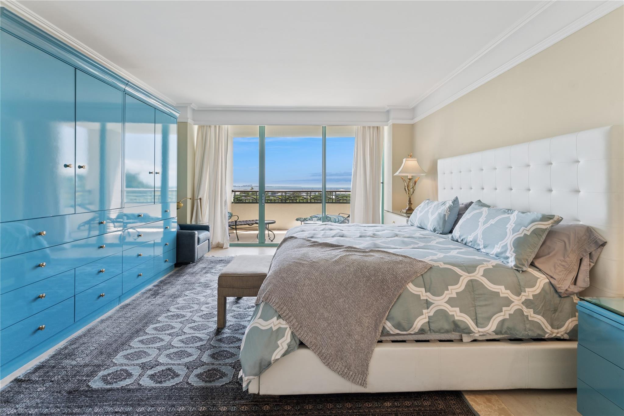 RITZ CARLTON RESIDENCES - Residential