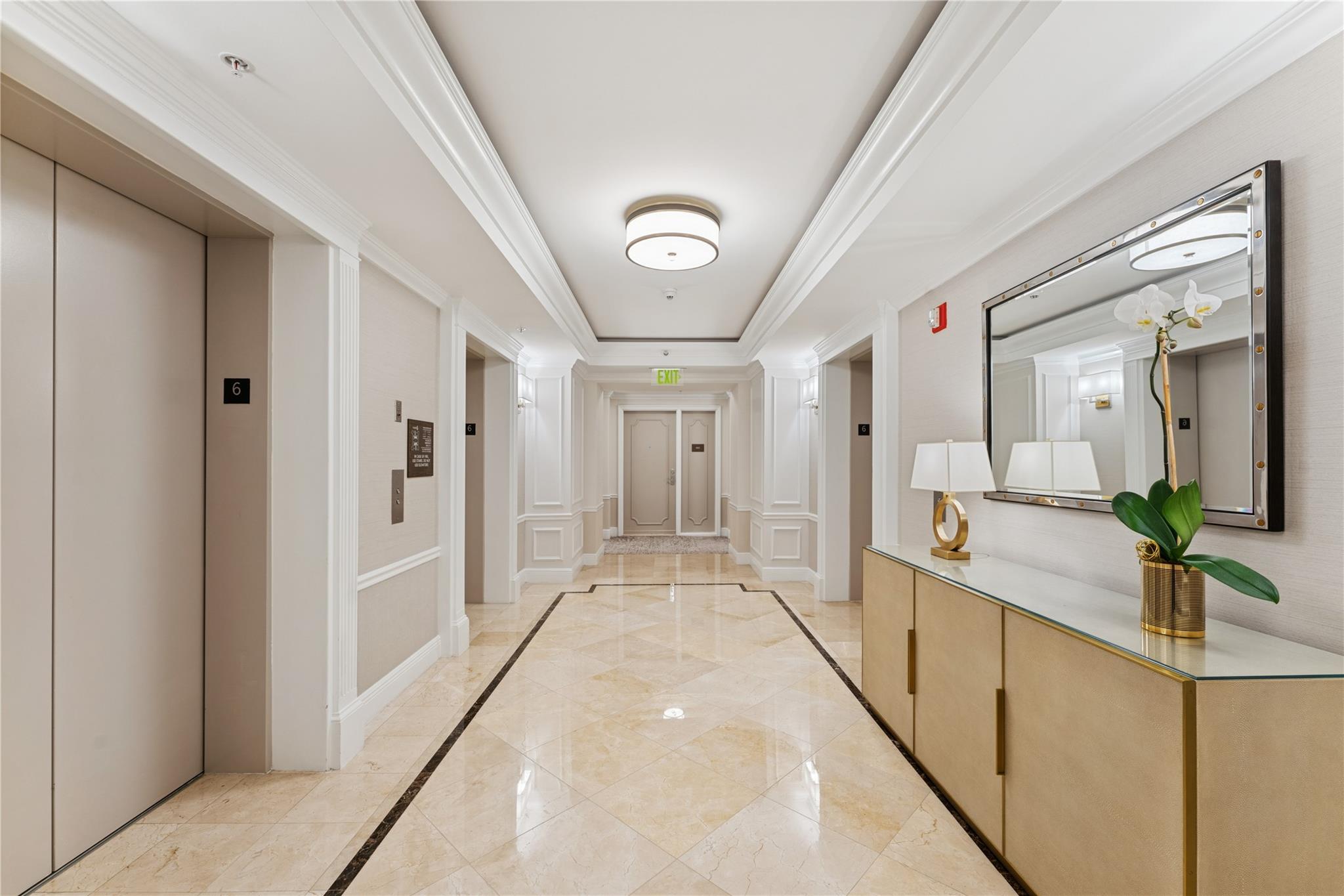 RITZ CARLTON RESIDENCES - Residential