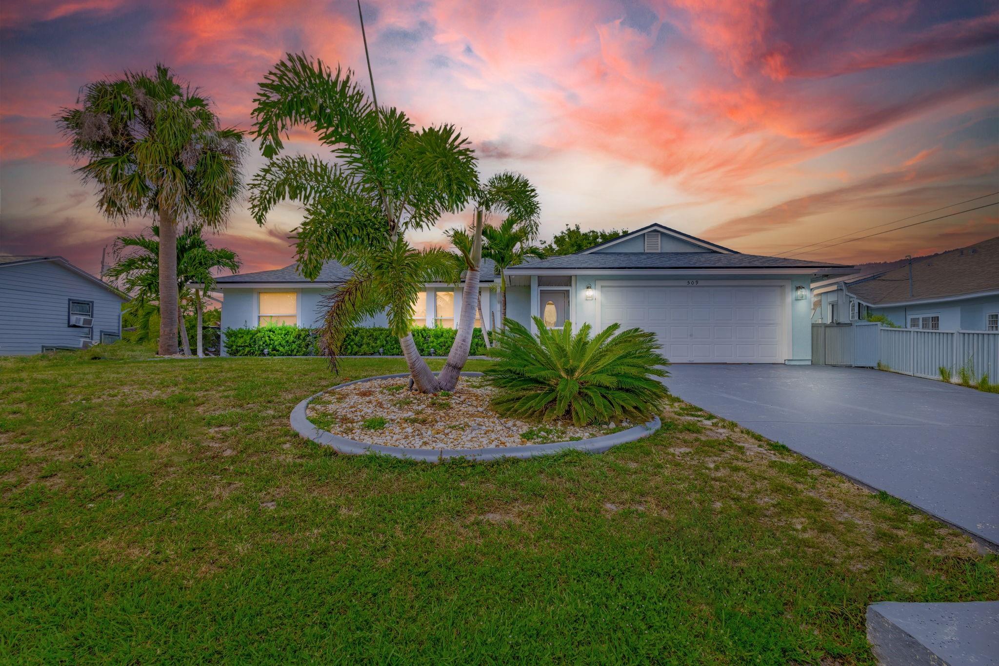 Price correction! Motivated seller ready to close quickly. Now listed at $410,000, this updated 3 bed, 2 bath pool home features a modern kitchen, new roof, new A/C, fenced yard, and no HOA. Great layout with flexible space and a backyard built for entertaining. Located minutes from Crosstown Pkwy, shopping, and top schools. Seller offering a credit toward buyer’s closing costs or interest rate buy-down. Great value, great location — don’t miss it!