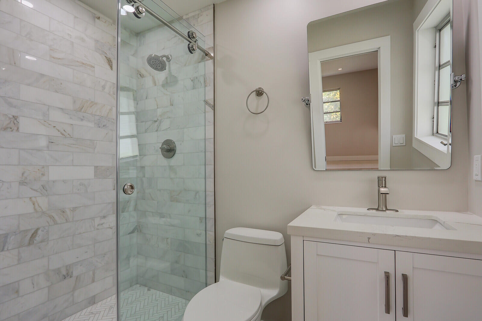 NORTH PALM BEACH VILLAGE OF 6 - Residential Lease