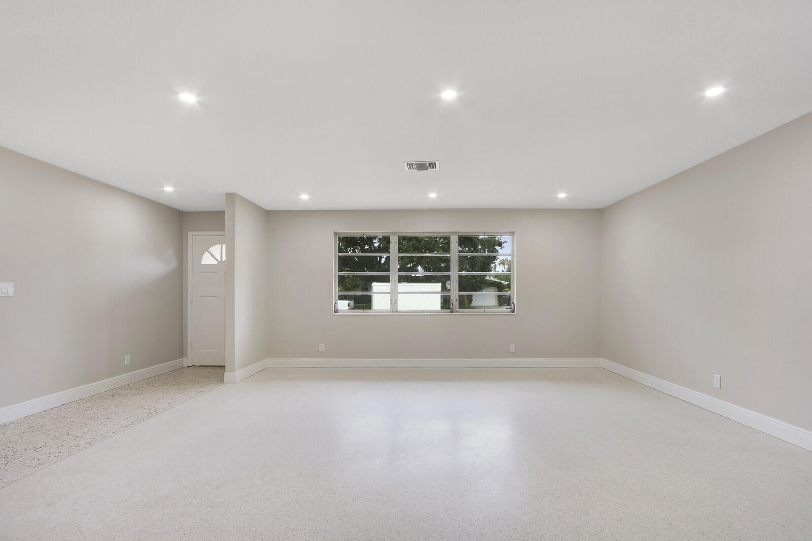 732 Pelican Way