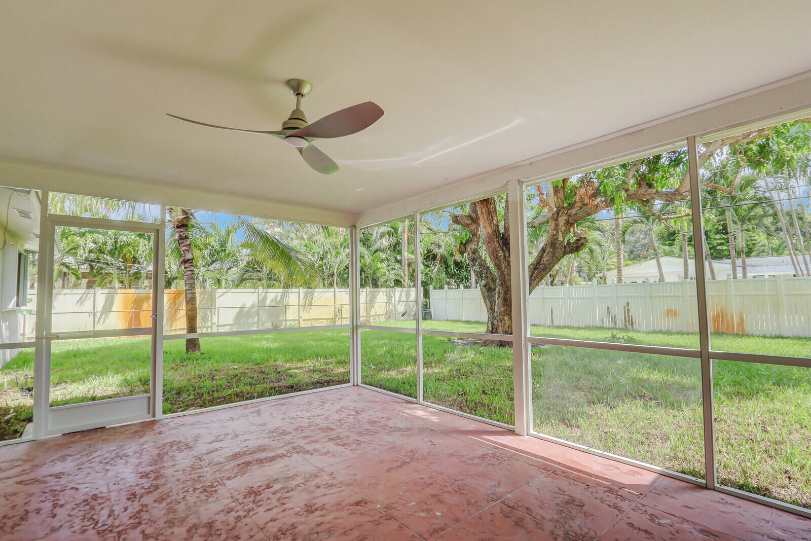 NORTH PALM BEACH VILLAGE OF 6 - Residential Lease