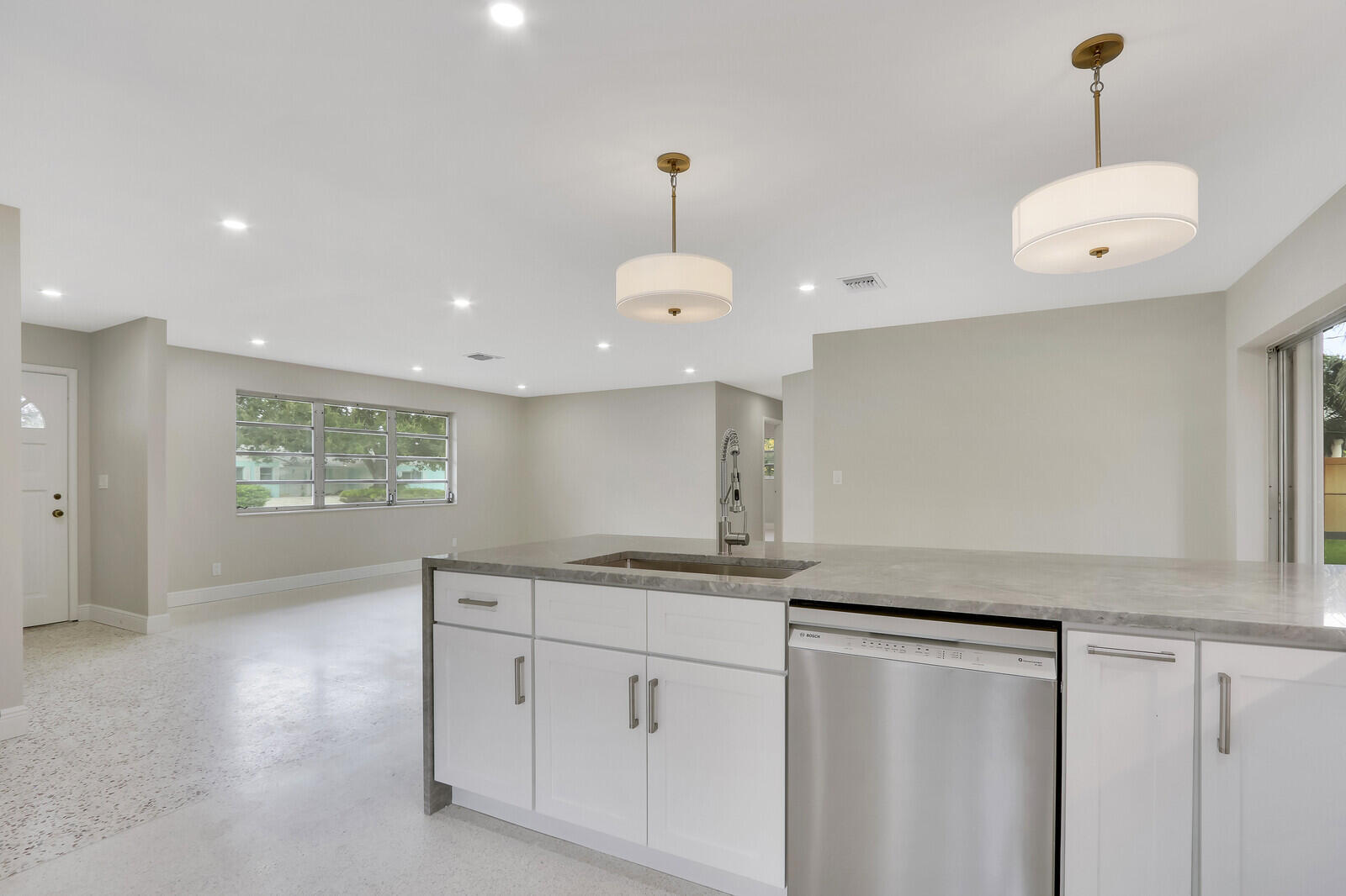 NORTH PALM BEACH VILLAGE OF 6 - Residential Lease