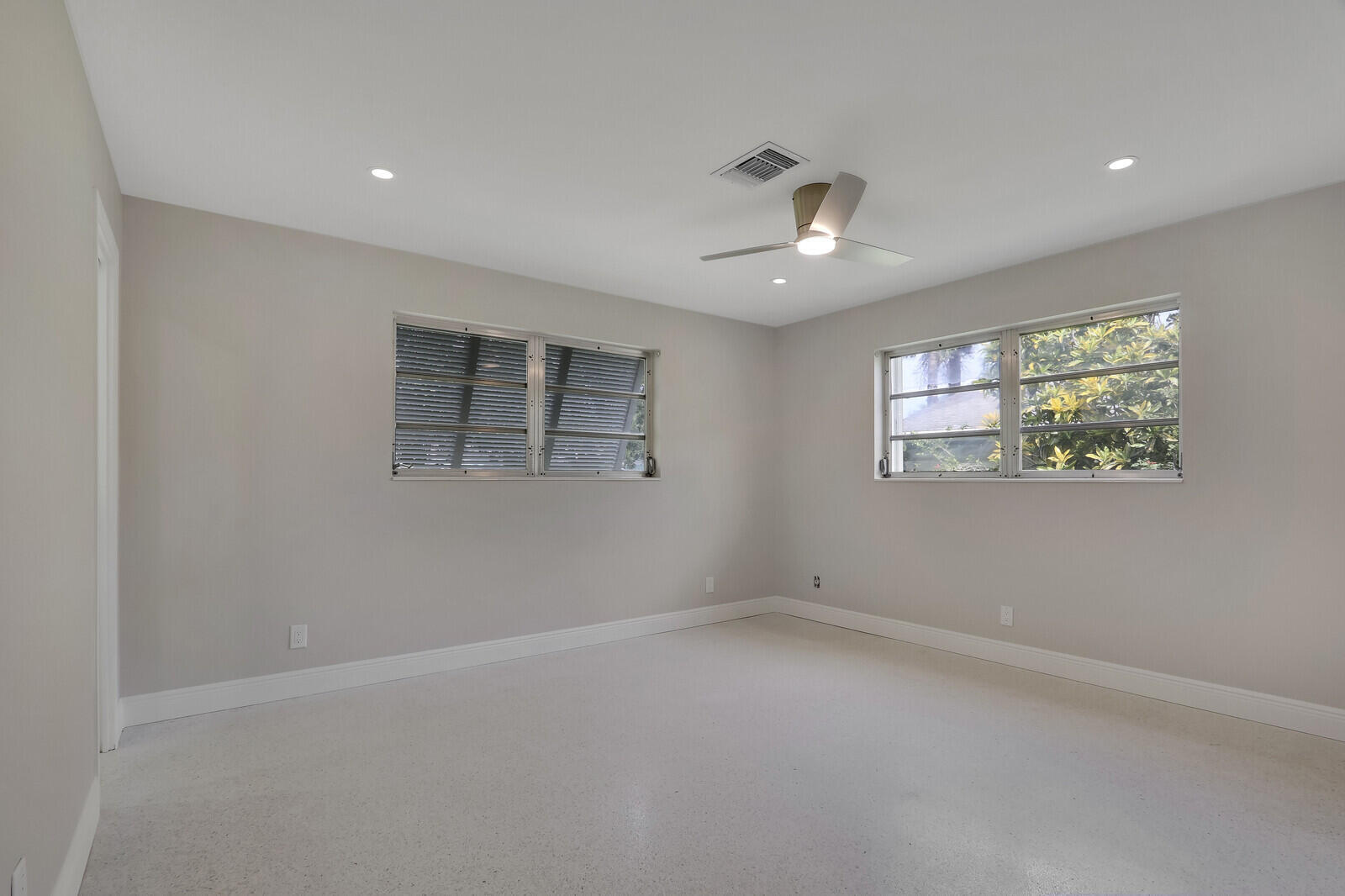 NORTH PALM BEACH VILLAGE OF 6 - Residential Lease
