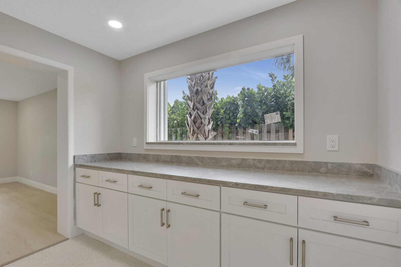 NORTH PALM BEACH VILLAGE OF 6 - Residential Lease