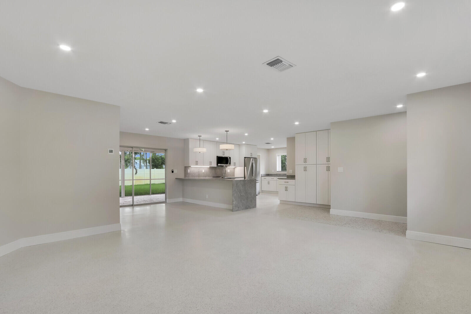 732 Pelican Way