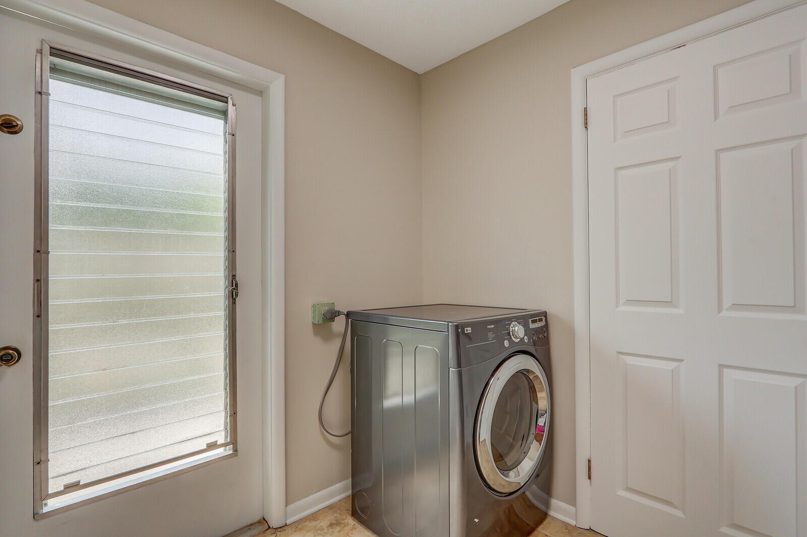 NORTH PALM BEACH VILLAGE OF 6 - Residential Lease