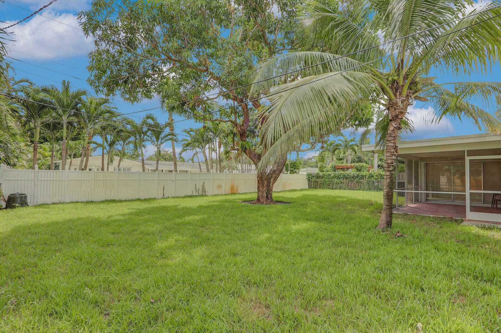 NORTH PALM BEACH VILLAGE OF 6 - Residential Lease