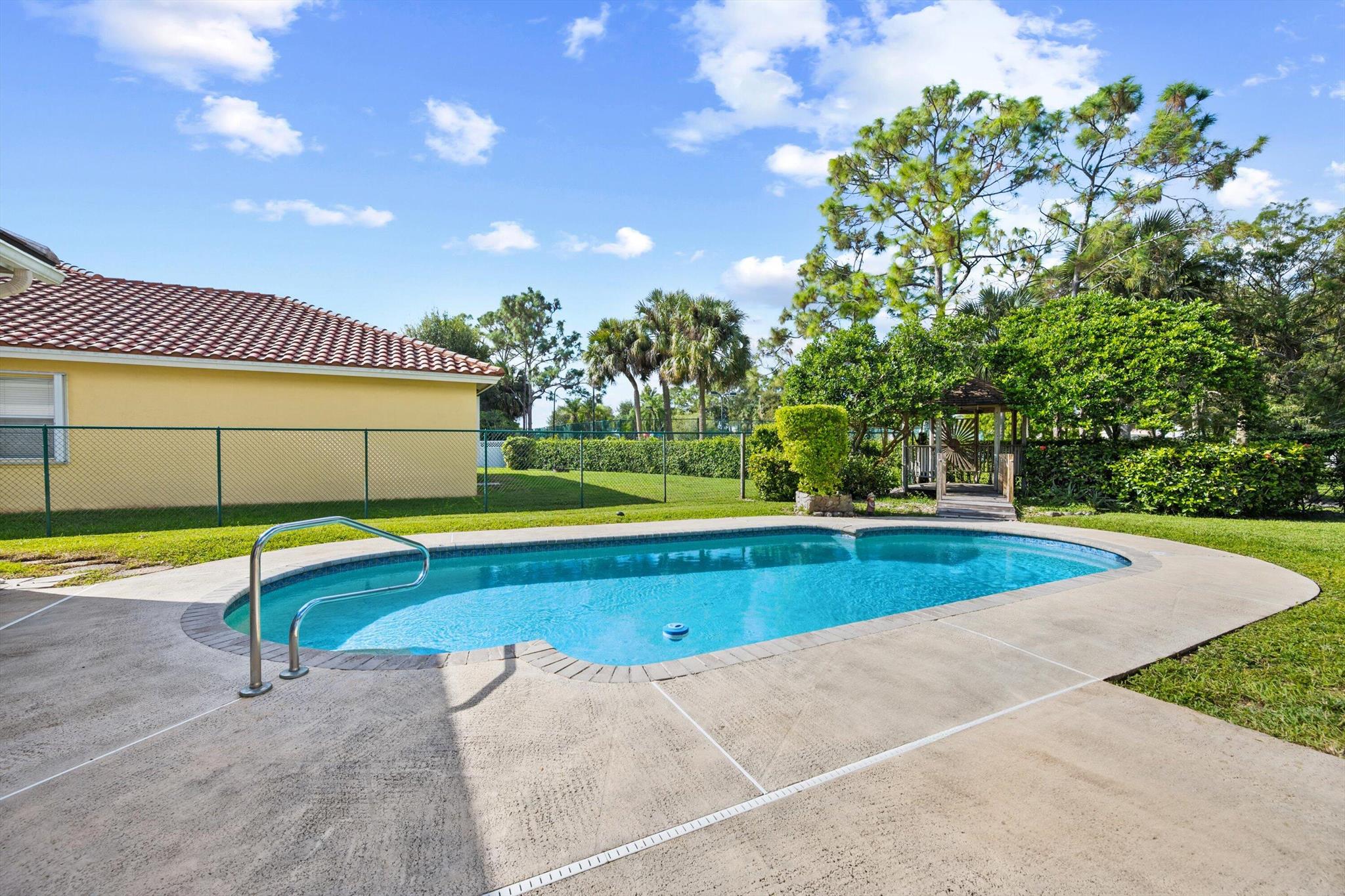 REGENCY LAKE ESTATES 2 - Residential