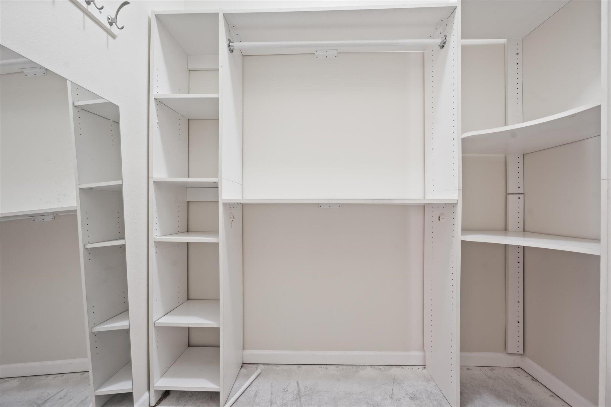 REGENCY LAKE ESTATES 2 - Residential