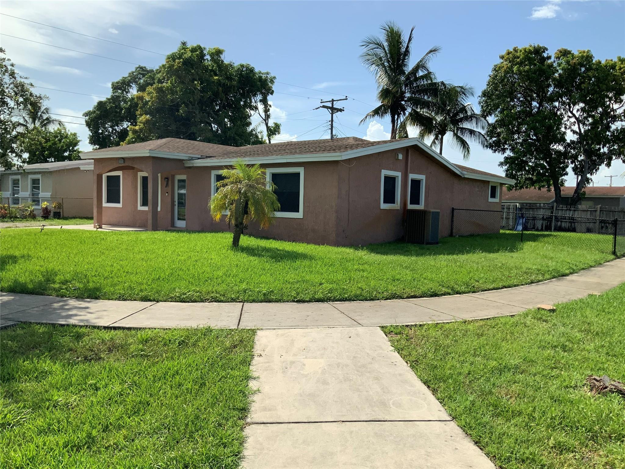 3301 NW 17th Street
